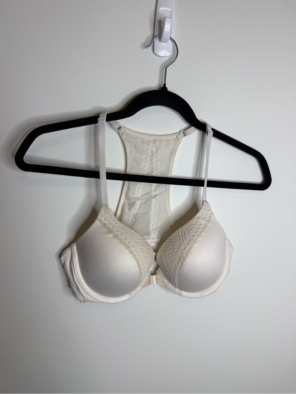 Victoria's Secret Body Perfect Shape Racer Back Front Closure Bra 36B